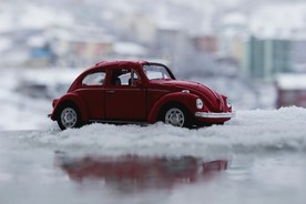 玩具汽车