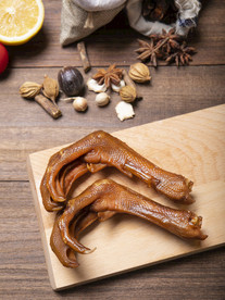 复古风卤鹅翅摄影图