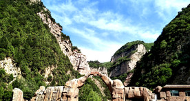 山 石  峡谷