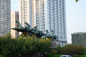 八匹马