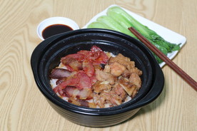 腊肠排骨煲仔饭
