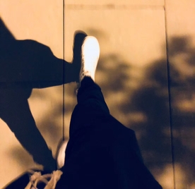 人物走路背影背景画面
