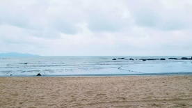 蓝天海滩