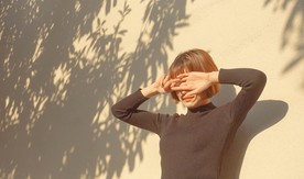 阳光下的人