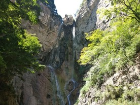 云梦山栖鹰瀑 云梦山 山体