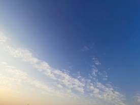 蓝天白云晚霞图
