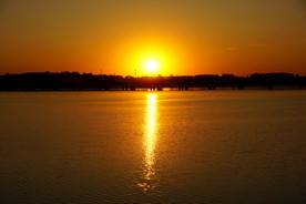 沈阳丁香湖黄昏的夕阳