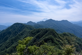 山 山峰 山脉 云海 蓝天