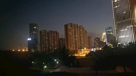 夜晚楼房