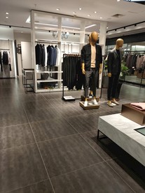 服饰 商场 服装展示