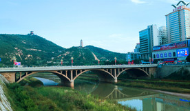 延安延河带大桥宝塔山