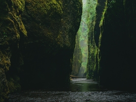 群山山谷河流风景