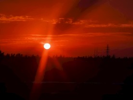 高速公路上的夕阳