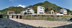 河边的建筑