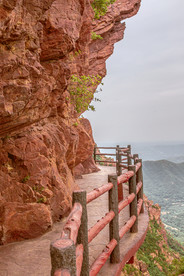 伏羲山红石林风景区