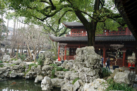 上海豫园的园林建筑和假山