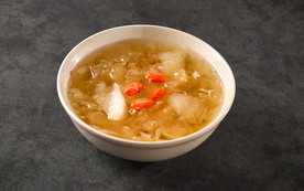 银耳雪梨羹