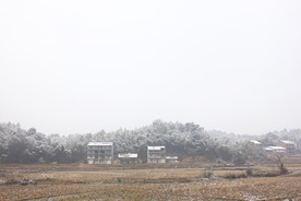 白雪皑皑