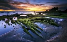 夕阳下的海边