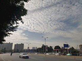 天空马路