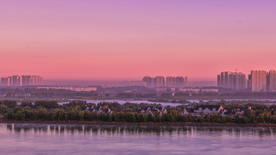 河边城市建筑风景