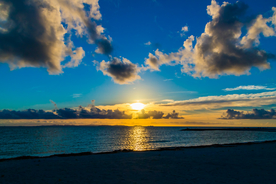 海上夕阳美景