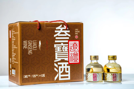 辽礼叁宝酒小瓶12瓶装摄影图