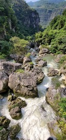 小河流水