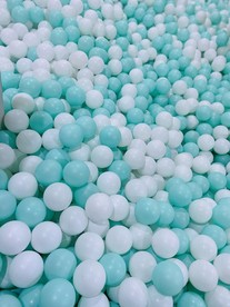 儿童游乐场球池