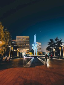 泉城广场标志夜景