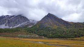 亚丁山