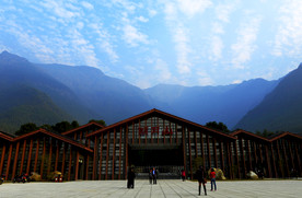 明月山
