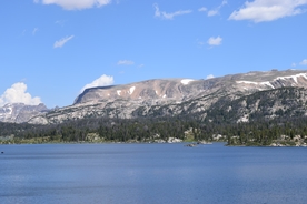山水湖泊美景