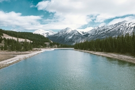 山水湖泊美景