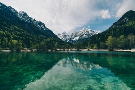 山水湖泊美景