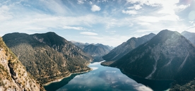 山水湖泊美景