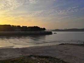 夕阳落日海滩度假景点厦门鼓浪屿