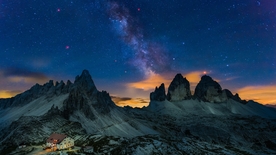 群山星空云彩风景