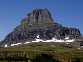 高耸的山峰