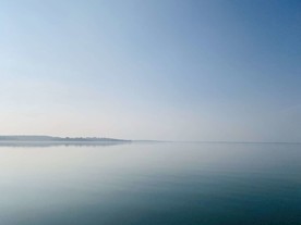 宁静的湖面