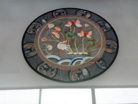 康雍乾女性刺绣荷花作品摄影