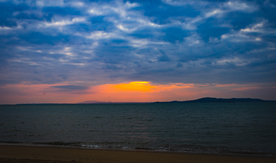 厦门海边日出朝霞欣赏