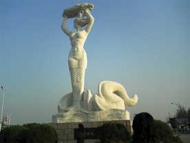 女娲雕塑
