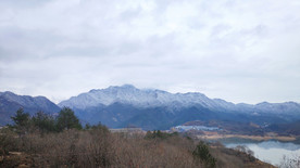 山顶的雪
