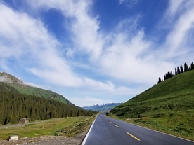 蓝天白云公路