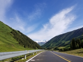 蓝天白云公路