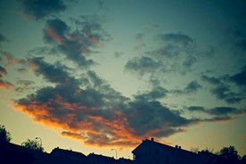 黄昏天空乌云房子风景