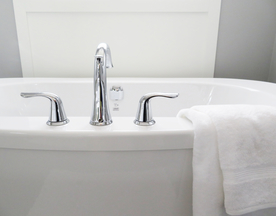 毛巾堆叠卷起图片