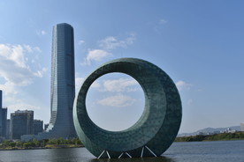海上生明月