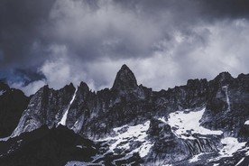 布满乌云的天空